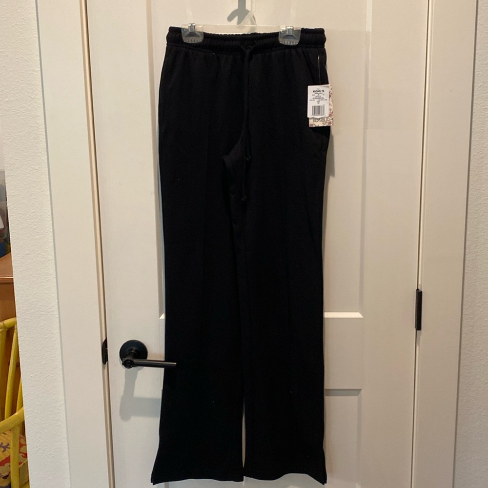 Ladies Pink Republic Sweat Pants. Draw String Waist.  Black. ‎ Size XS.  NWT